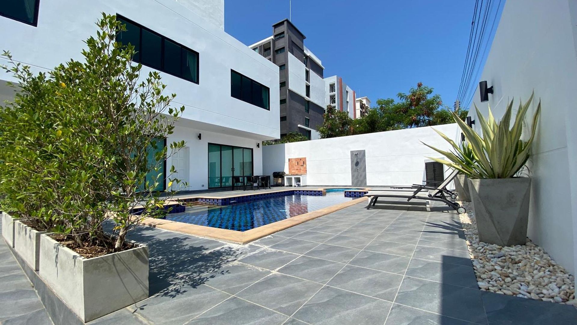 Pool 427 Nearby Walking Street วิลล่า *