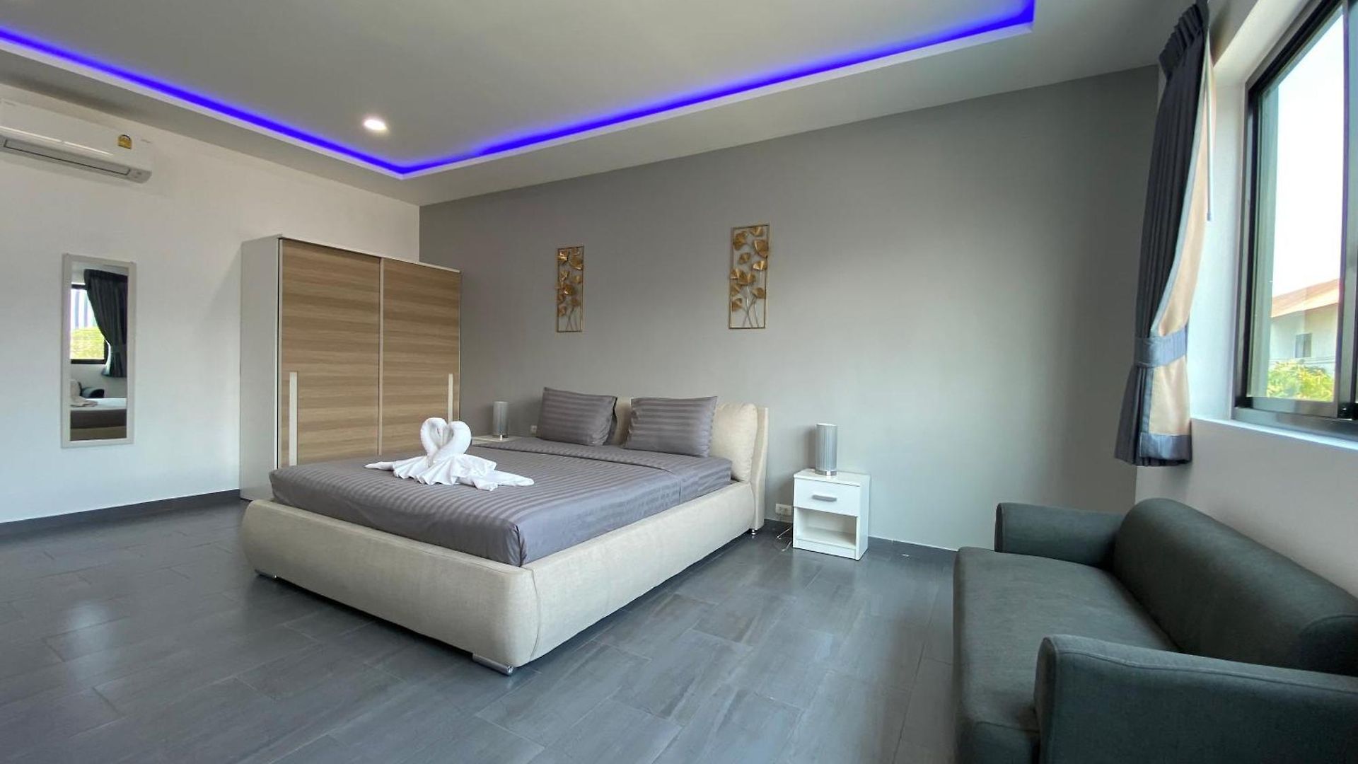 Pool 427 Nearby Walking Street * Pattaya