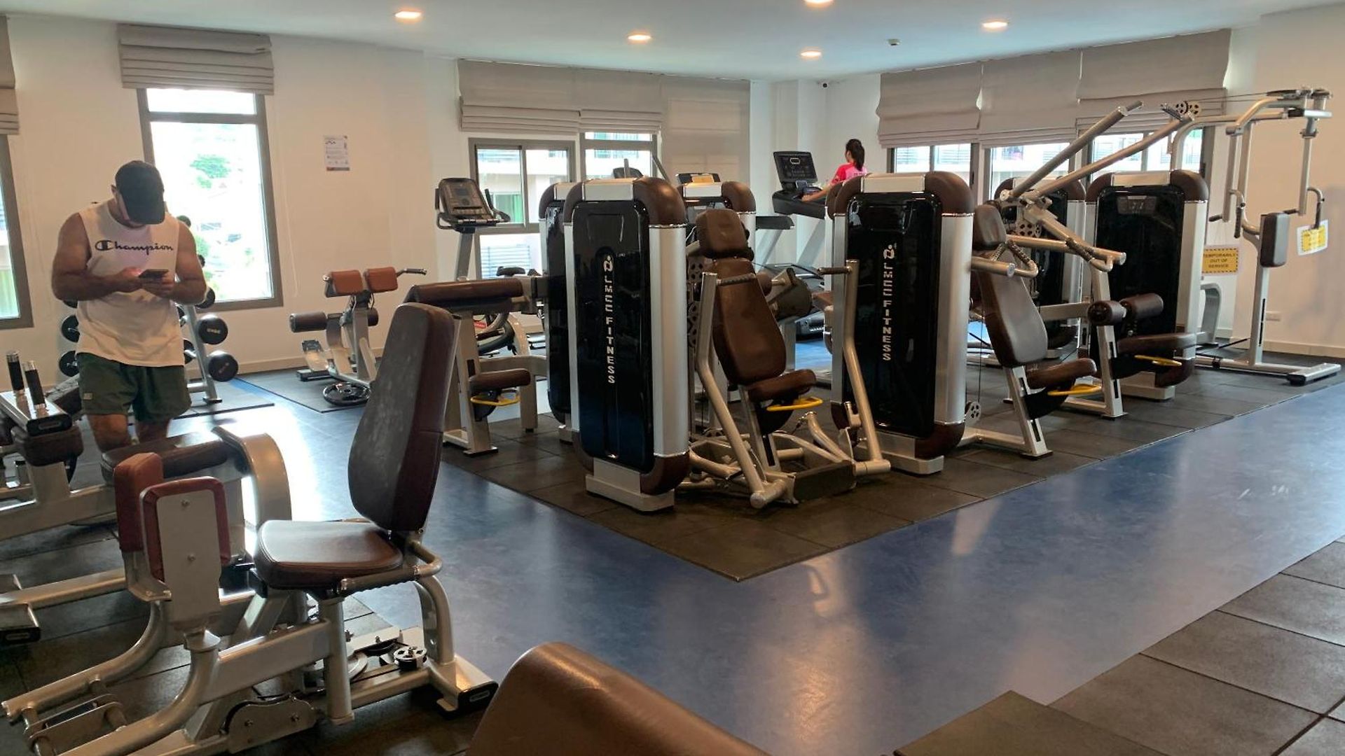 豪华两房两卫2 Bedrooms 2 Bathrooms 泳池公寓arcadia 靠近步行街 生活便利 อพาร์ทเม้น *