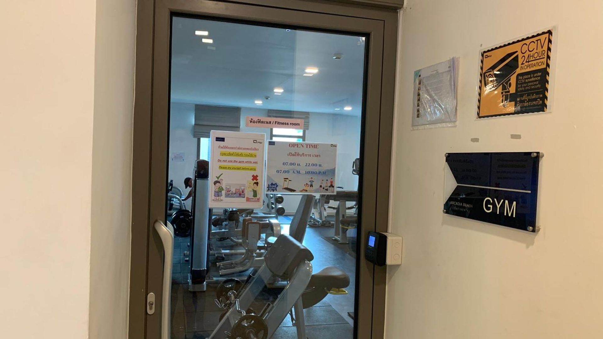 豪华两房两卫2 Bedrooms 2 Bathrooms 泳池公寓arcadia 靠近步行街 生活便利