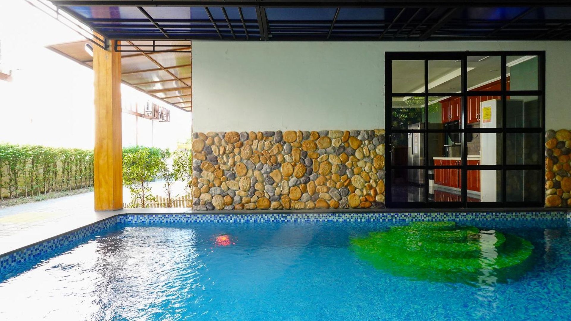 Amazing Pool