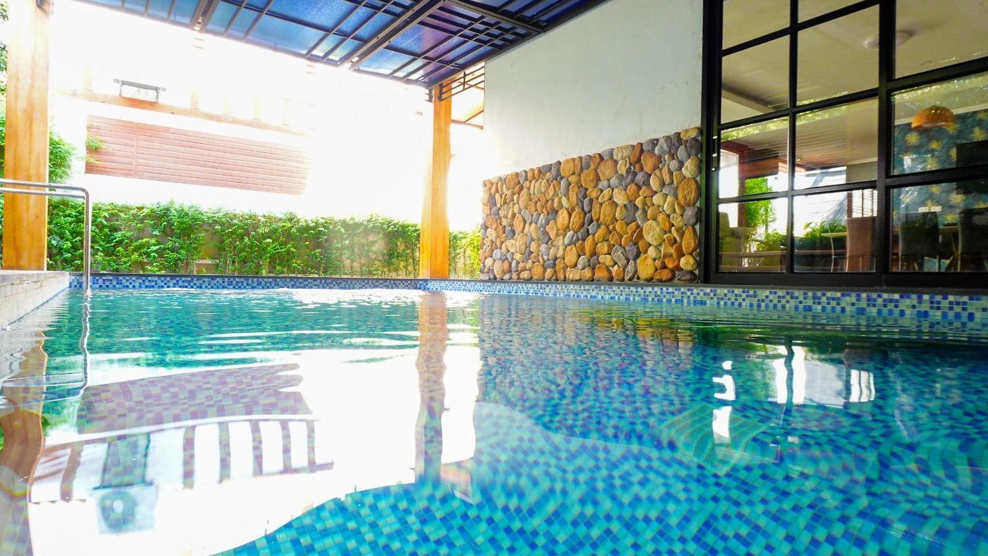 Amazing Pool