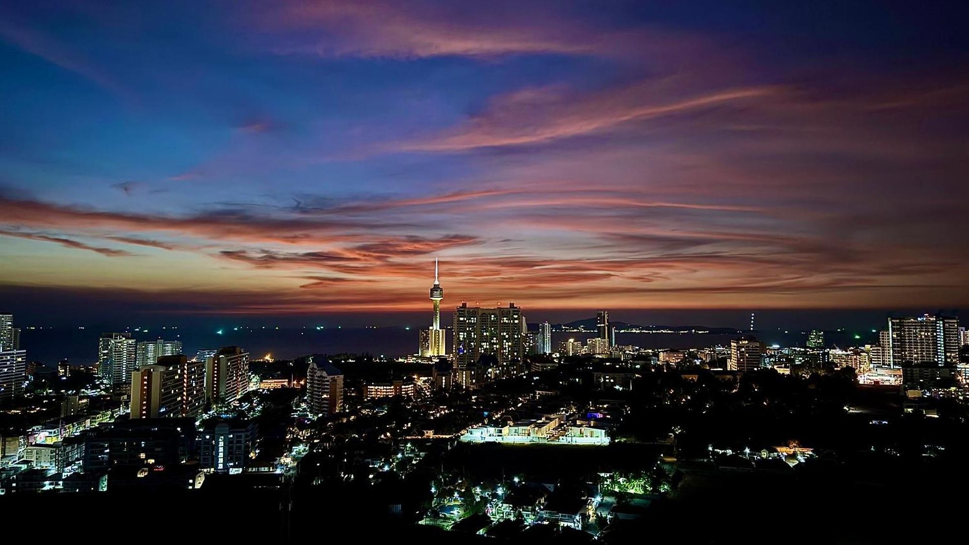อพาร์ทเม้น Supalai Sea View Luxury