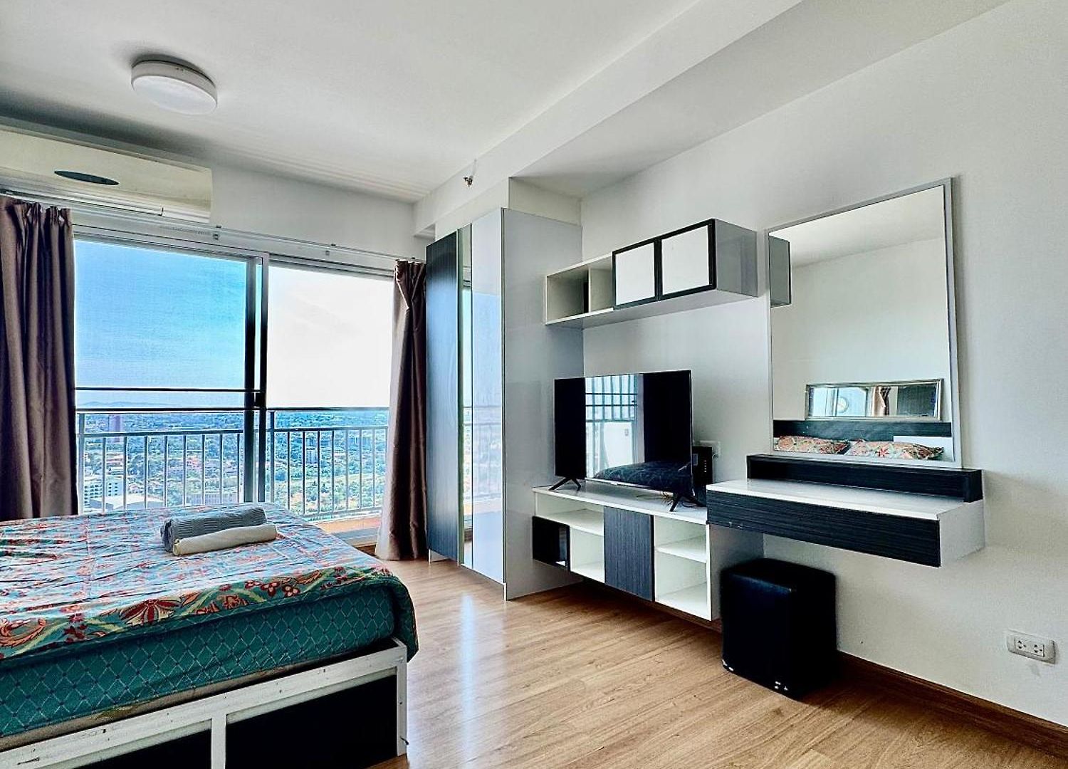 อพาร์ทเม้น Supalai Sea View Luxury