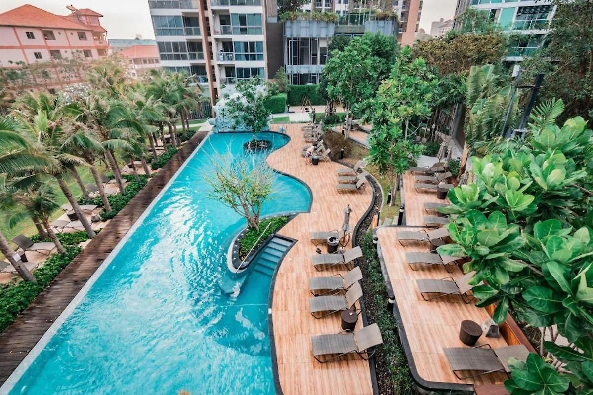 2 Bed High Floor Sea View - In