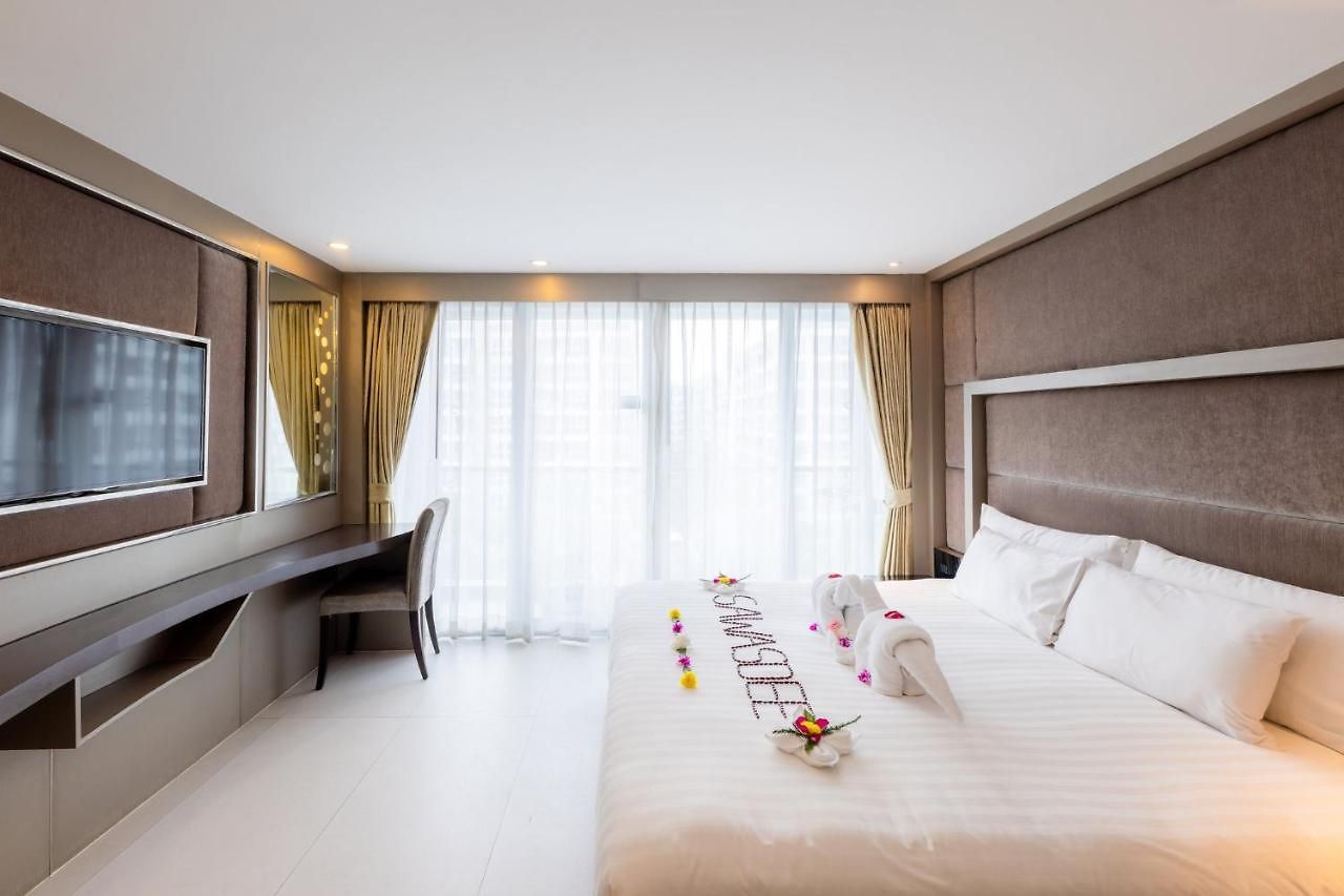 โรงแรม Azure