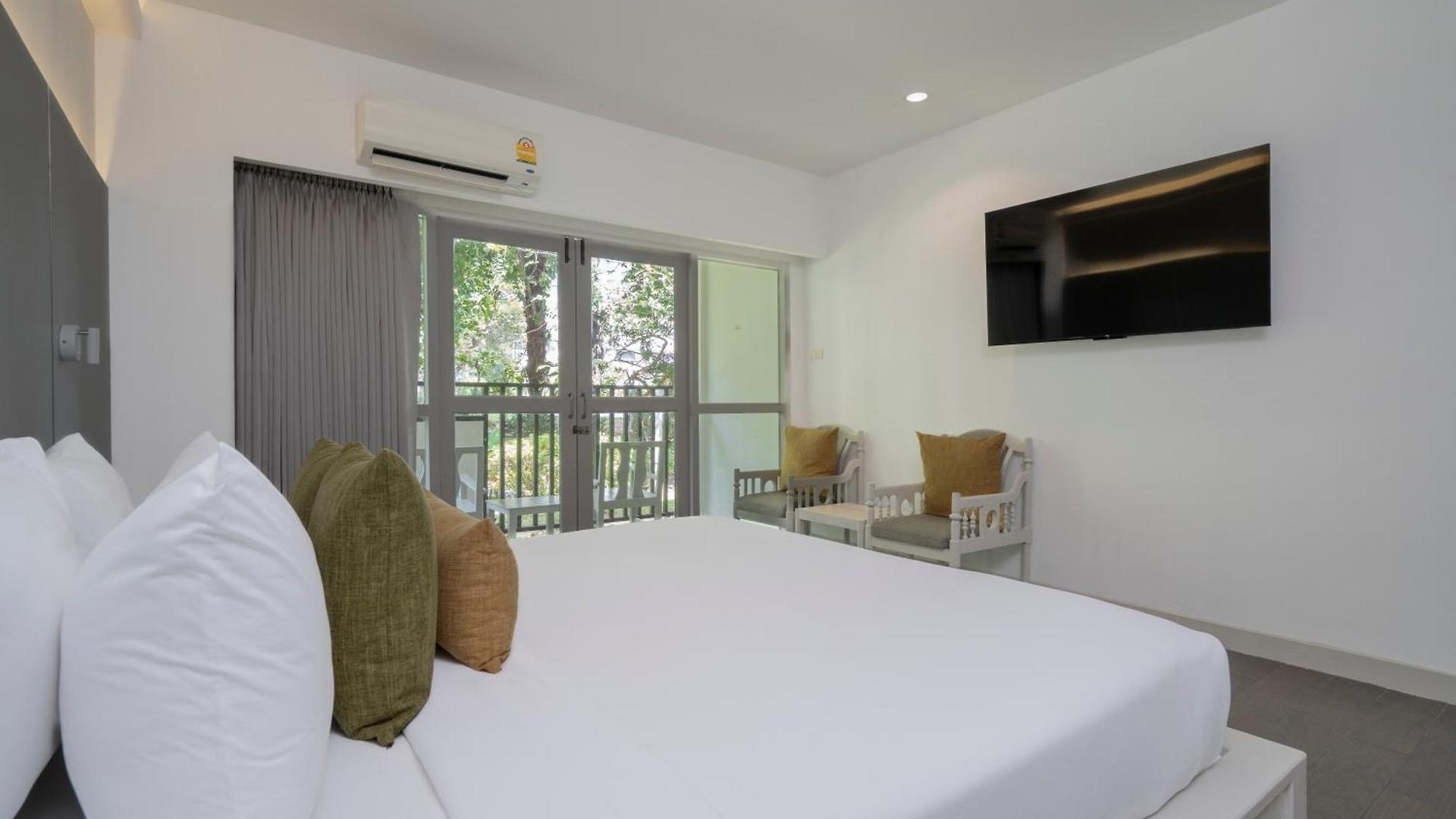 Sunshine Garden 3*