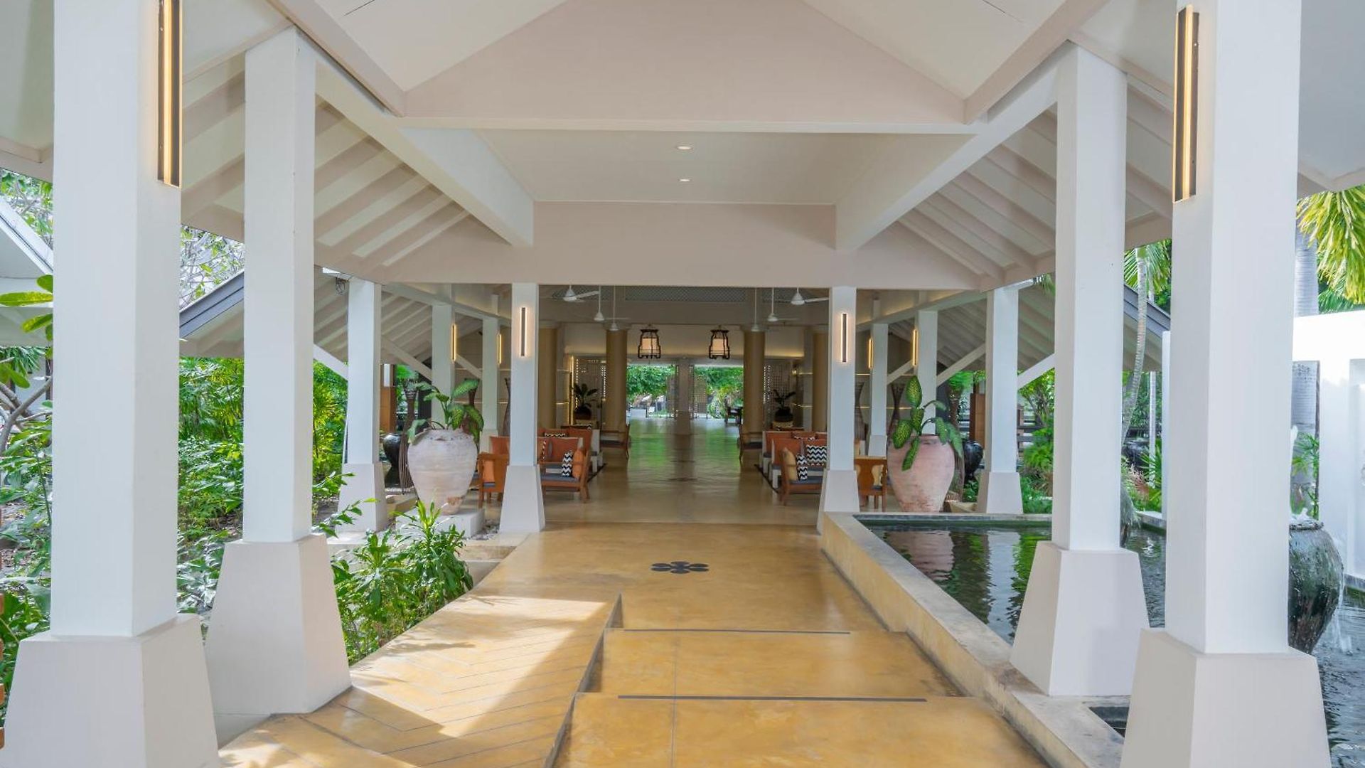 Sunshine Garden 3*