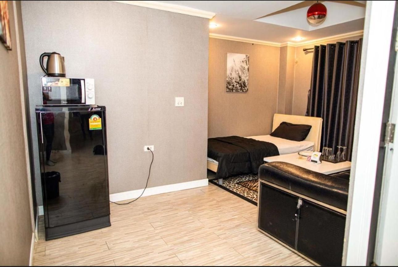 Merry Near Walking Street โรงแรม 3*