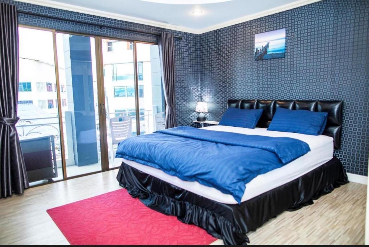 โรงแรม Merry Near Walking Street 3*