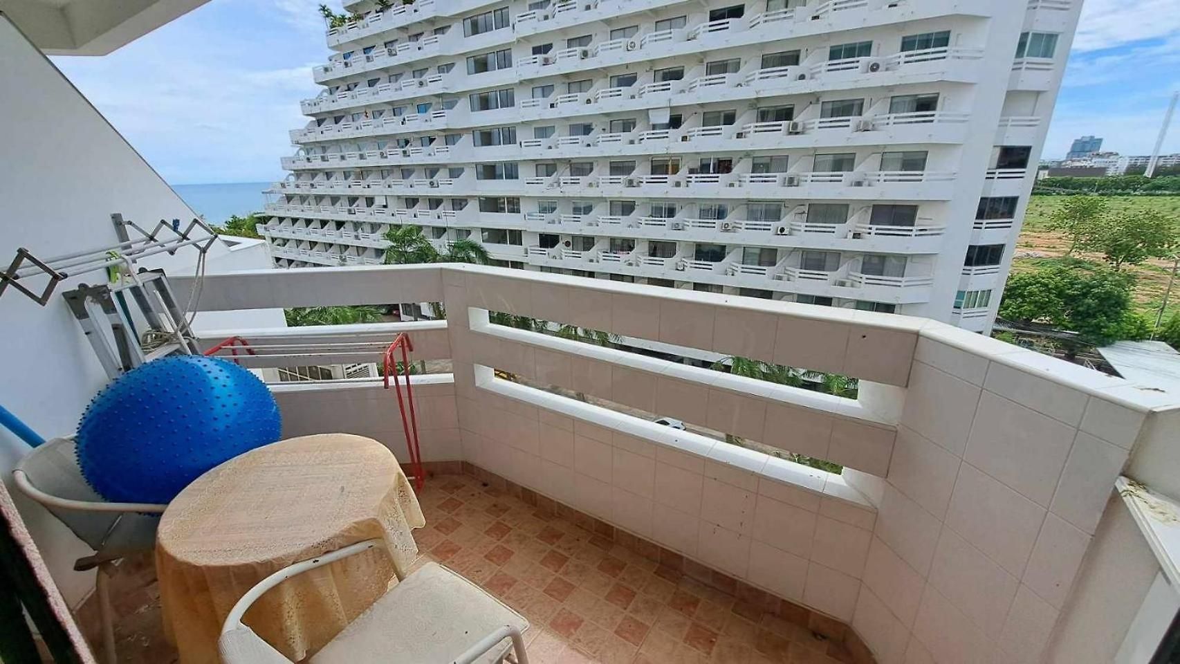 อพาร์ทเม้น Jomtien Condotel
