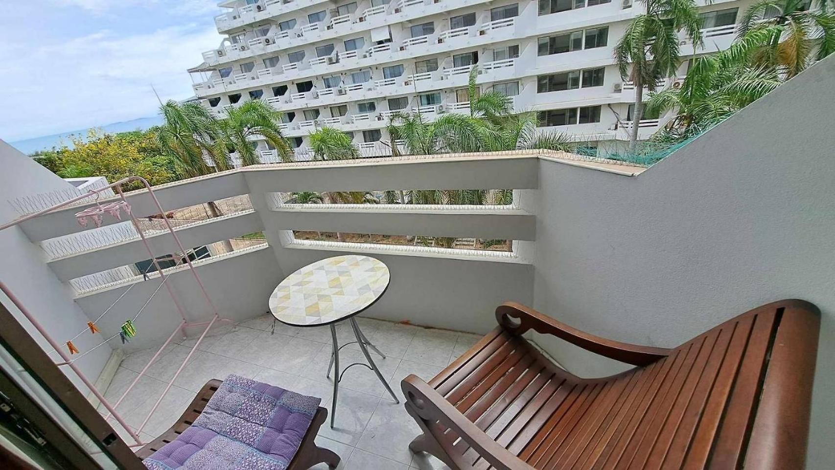 อพาร์ทเม้น Jomtien Condotel