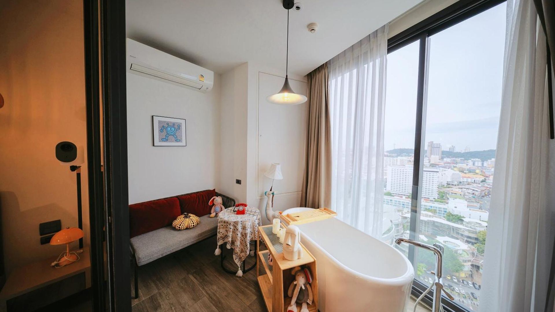Edge Sea View