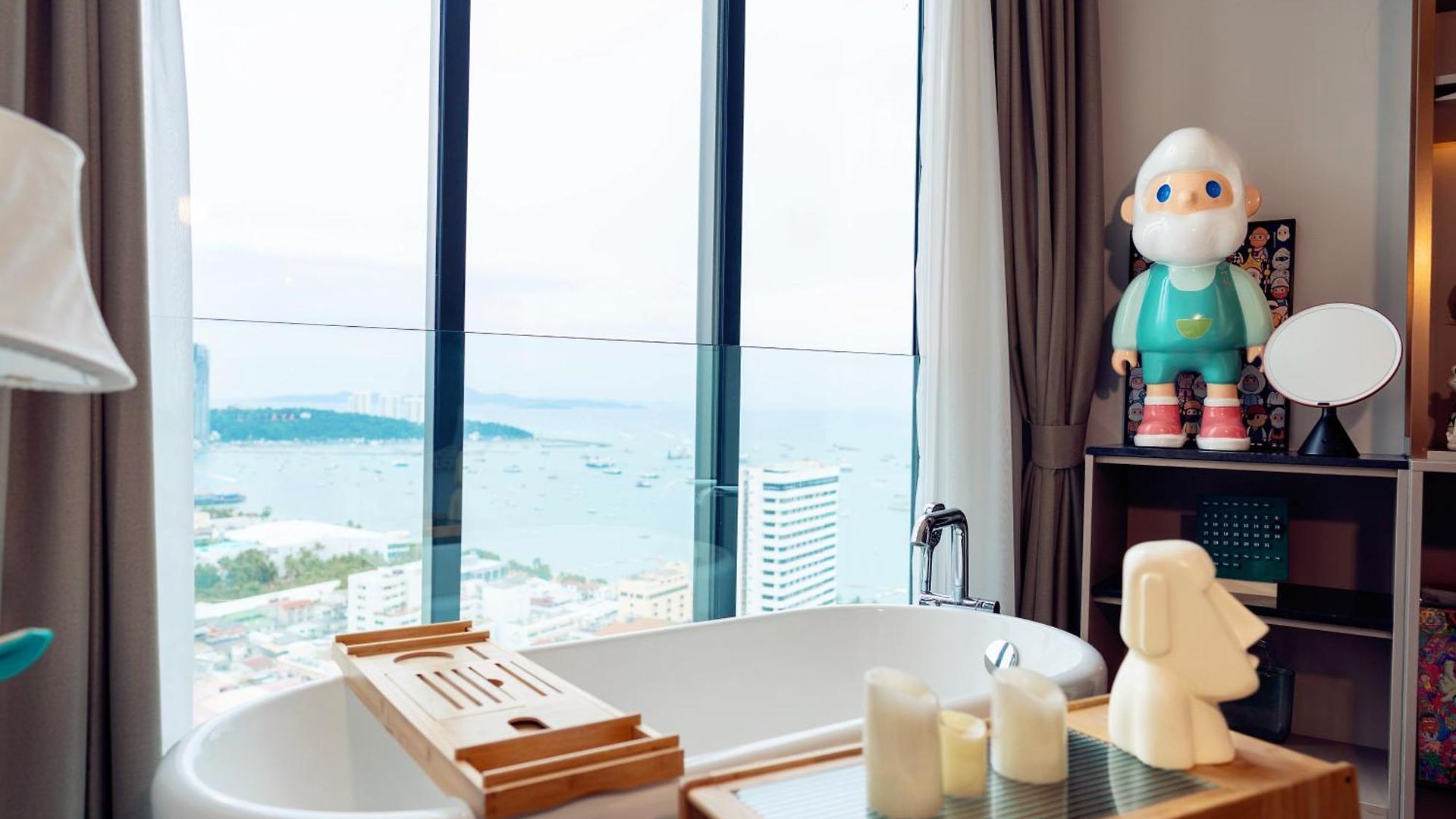 Edge Sea View อพาร์ทเม้น Pattaya