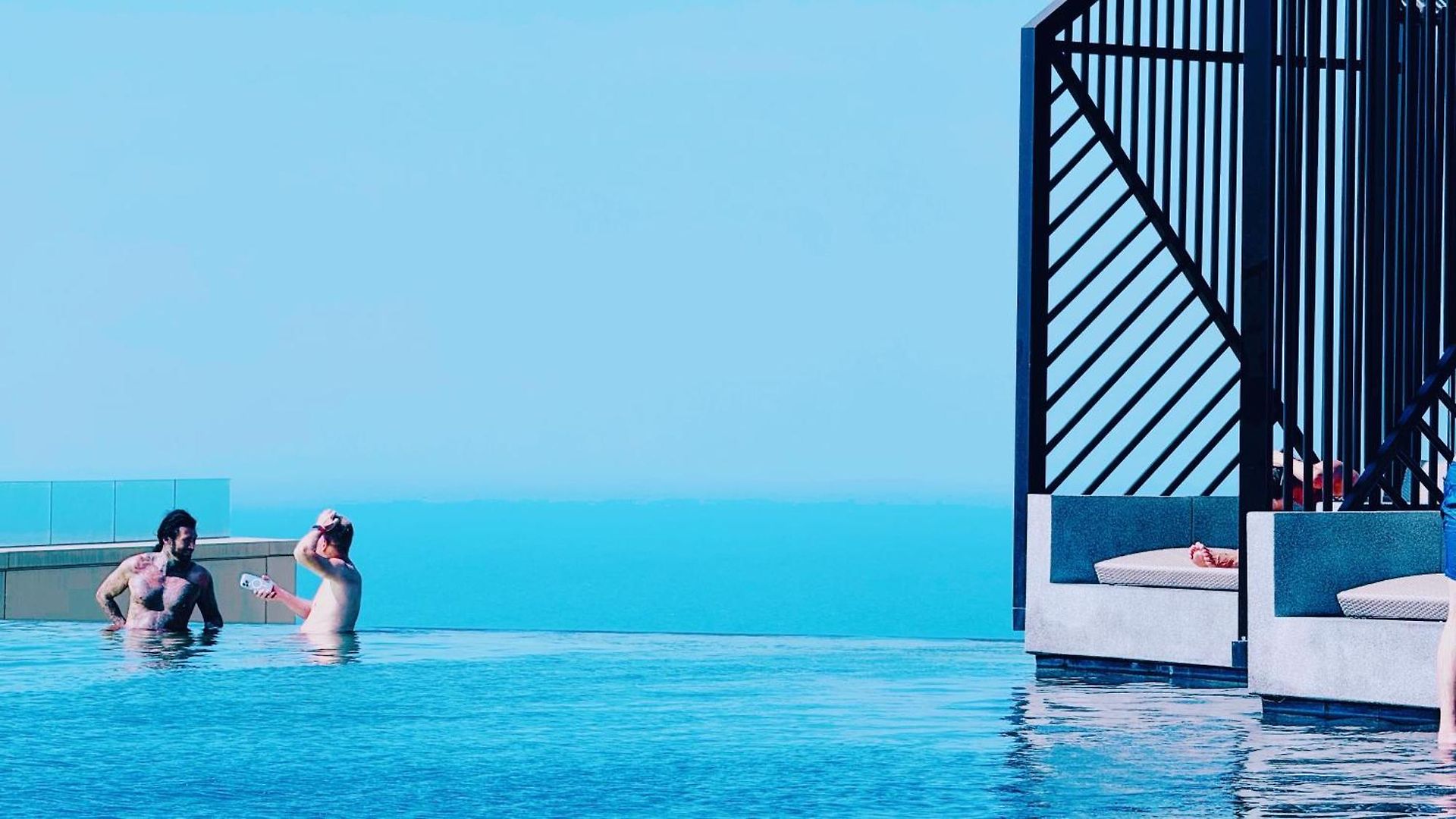 Edge Sea View