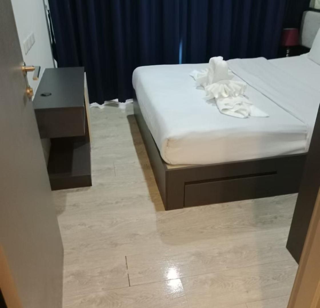 芭提雅市中心the Base 高端公寓酒店 *