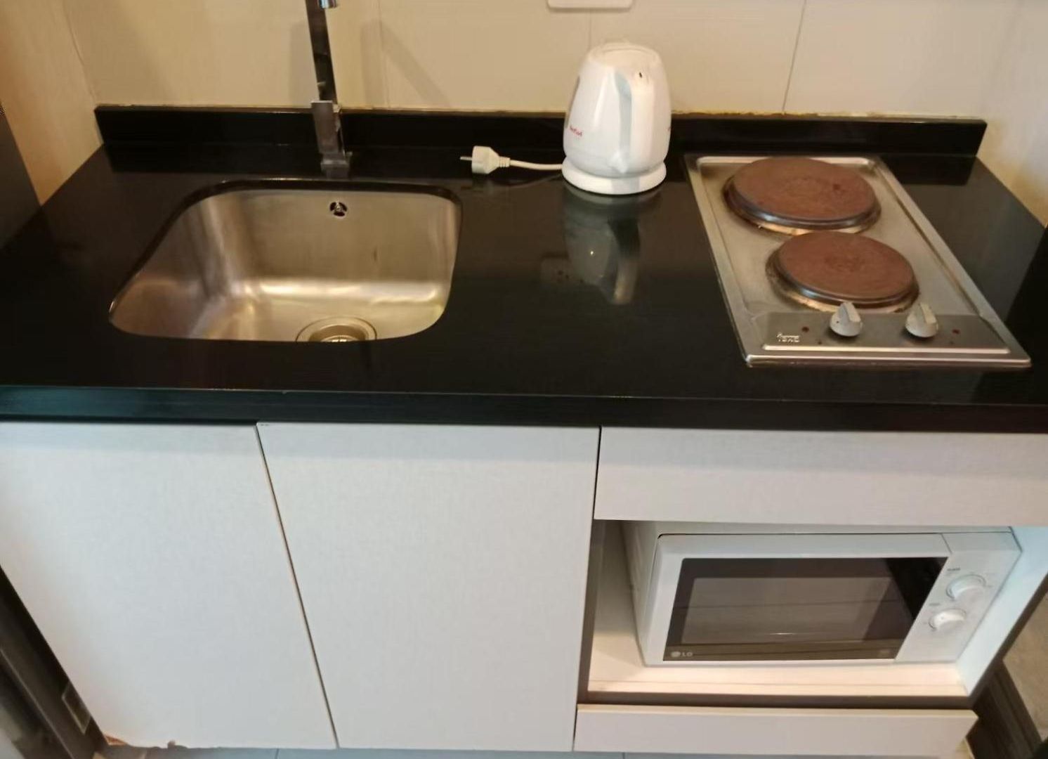 Apartment 芭提雅市中心the Base 高端公寓酒店 *