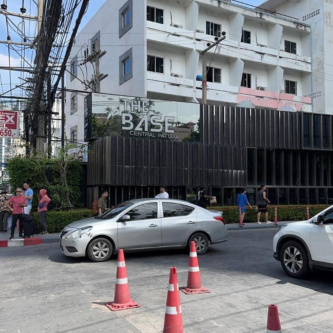 芭提雅市中心the Base 高端公寓酒店 * Pattaya