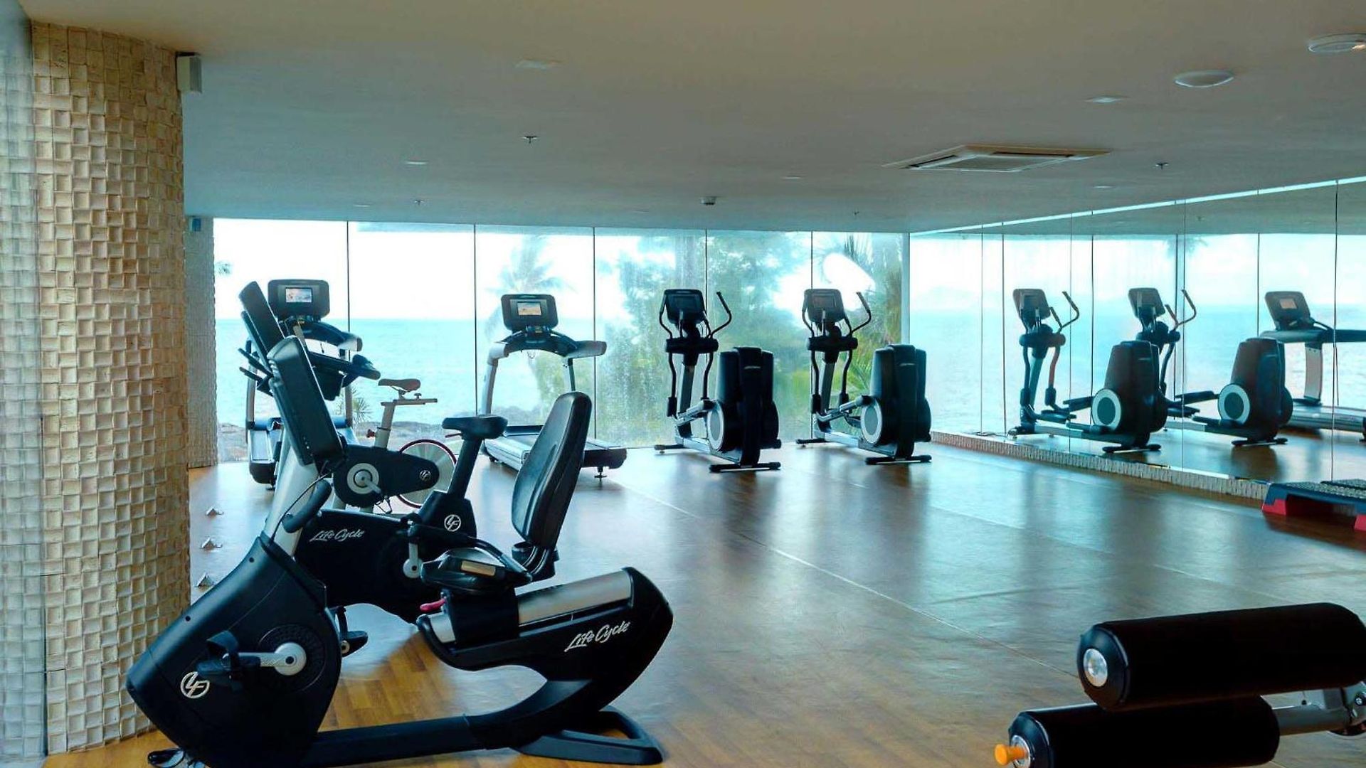 อพาร์ทเม้น The Palm Wongamat - 1br Luxury Beachfront - Ocean View - 32 Floor