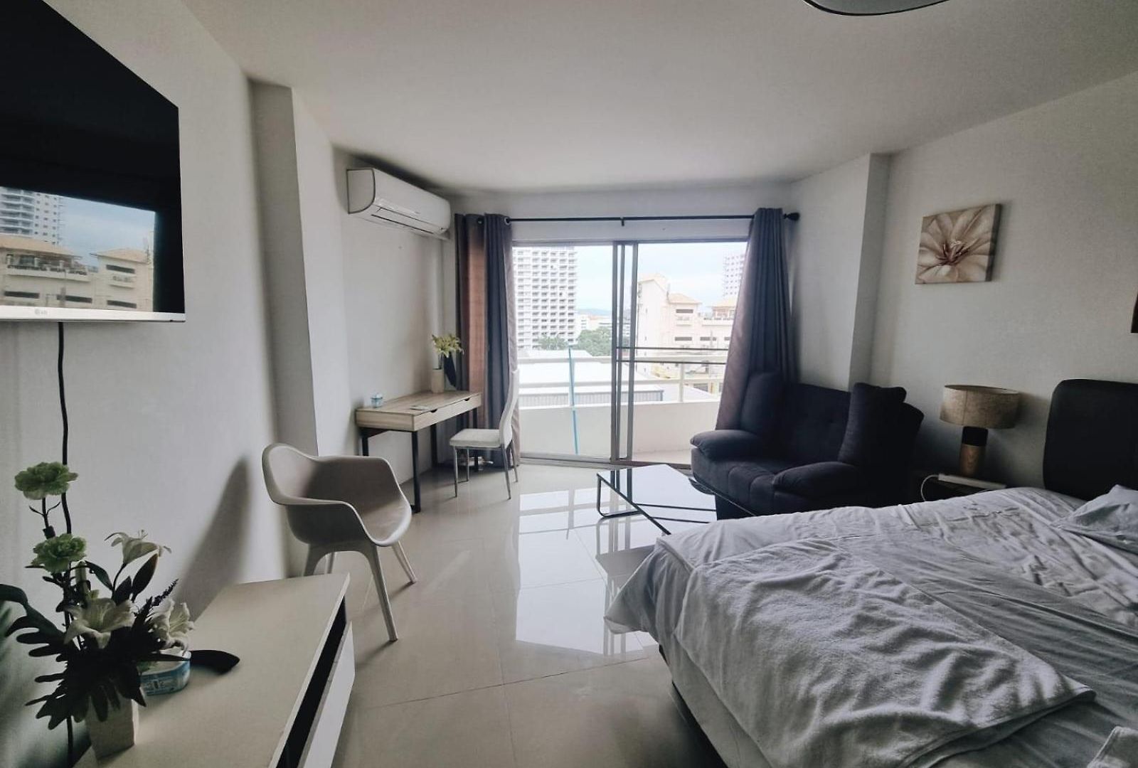Apartment View Talay1 *