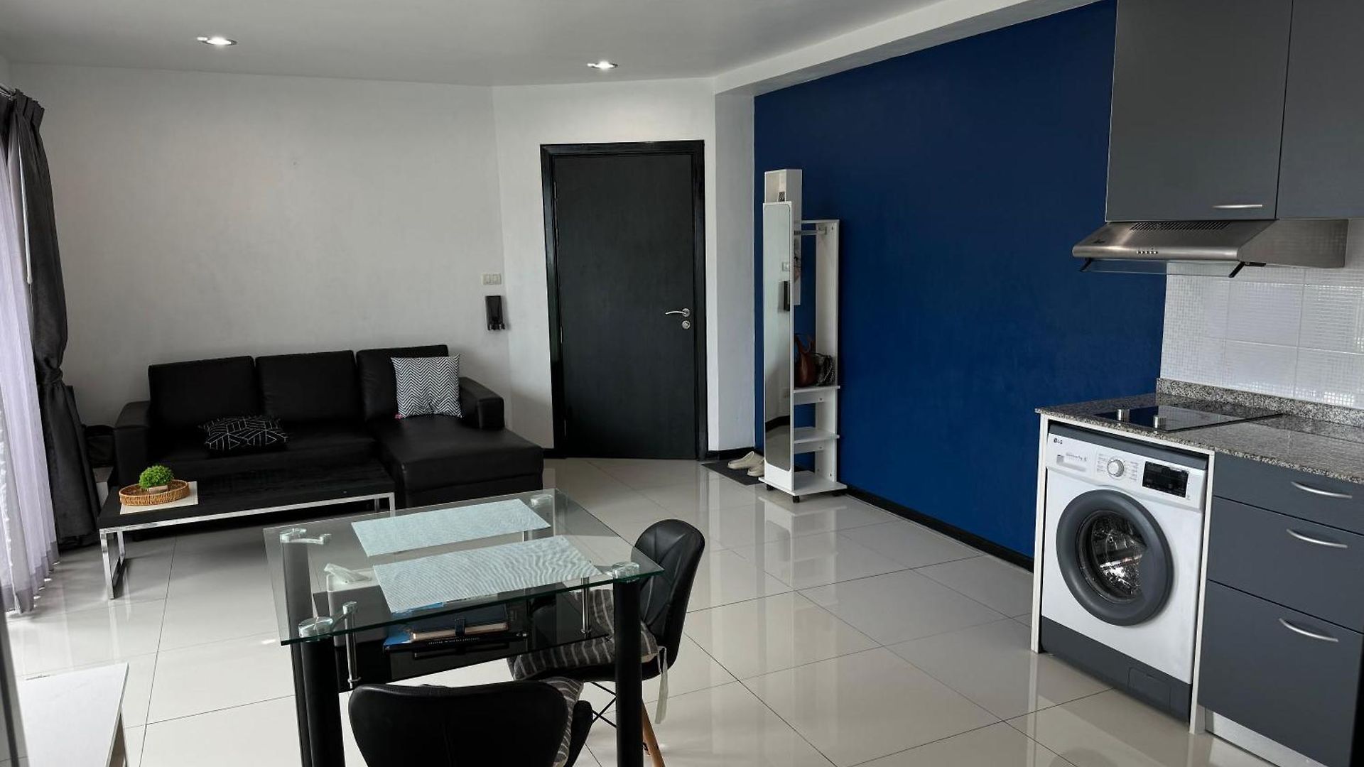 อพาร์ทเม้น Elegant & Living Pattaya