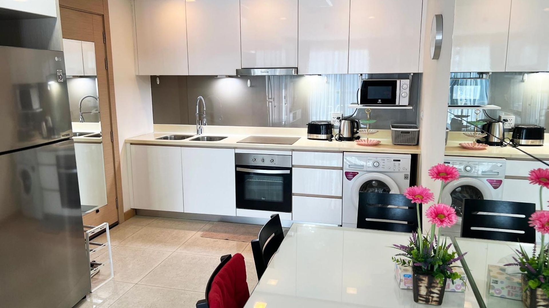 อพาร์ทเม้น The Palm Wongamat - 2br Luxury Beachfront - Ocean View *