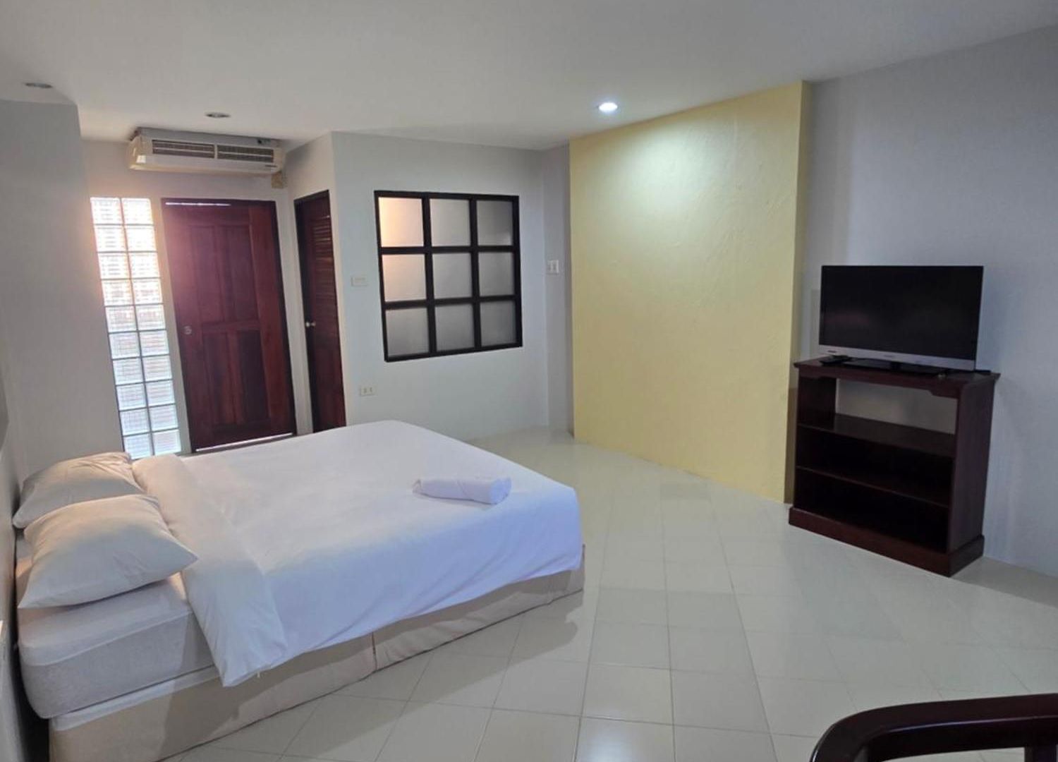 Middle Tree House โรงแรม