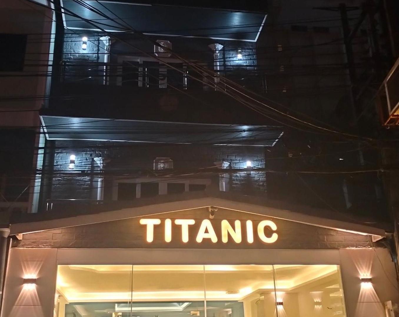 Titanic Residence-7 Minute Walk To The 4*