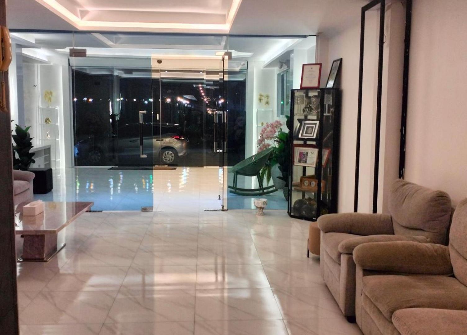 Titanic Residence-7 Minute Walk To The โรงแรม 4*