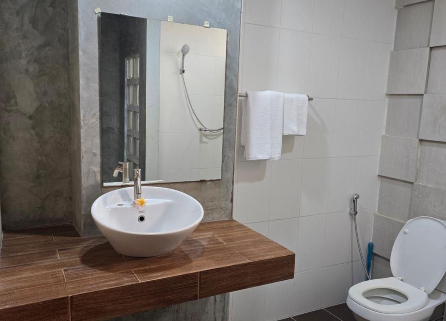 Middle Tree House 3* Pattaya
