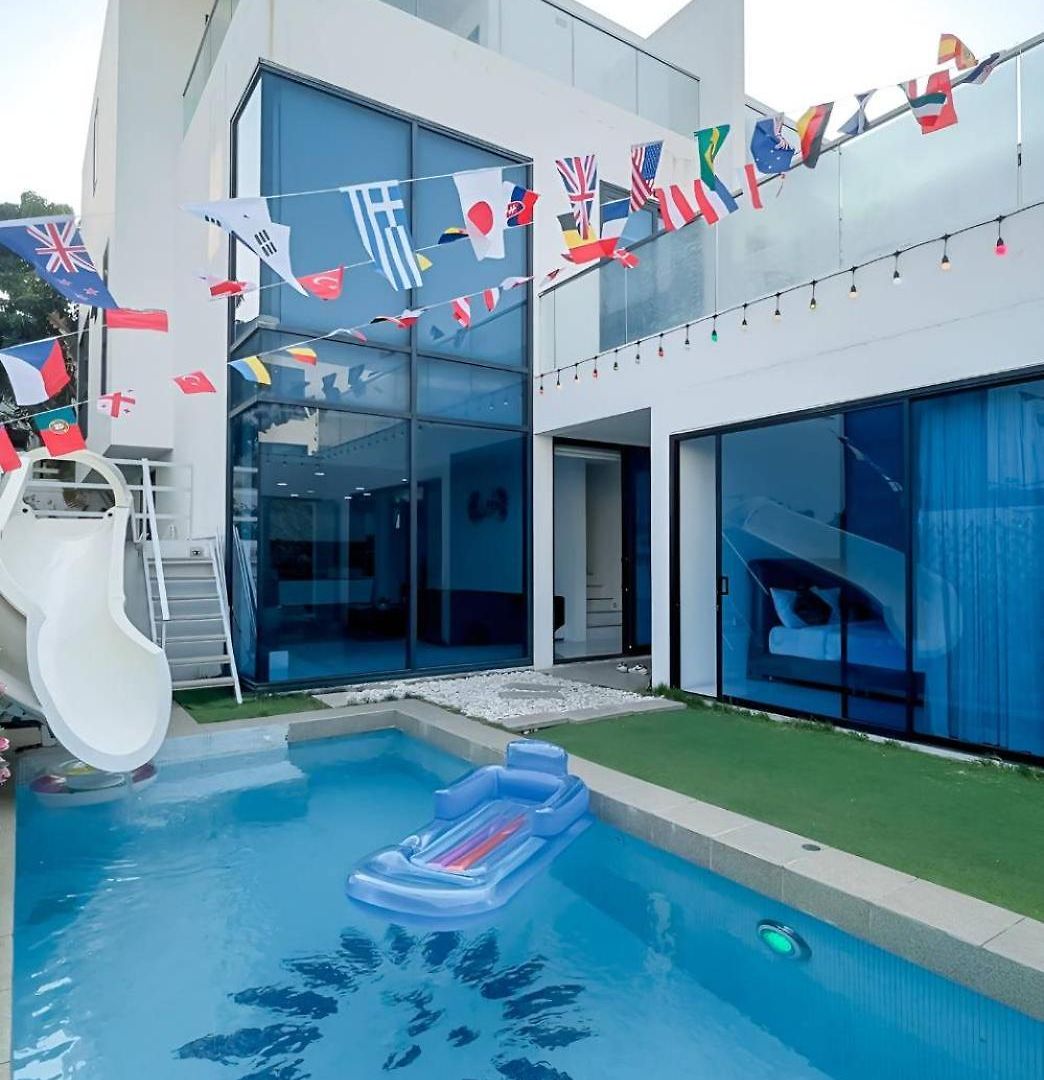 วันหยุดที่บ้าน Baruen Poolvilla