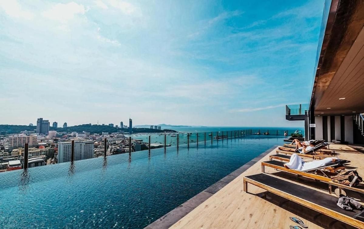 อพาร์ทเม้น Sea View 2 Bed At Great Location *