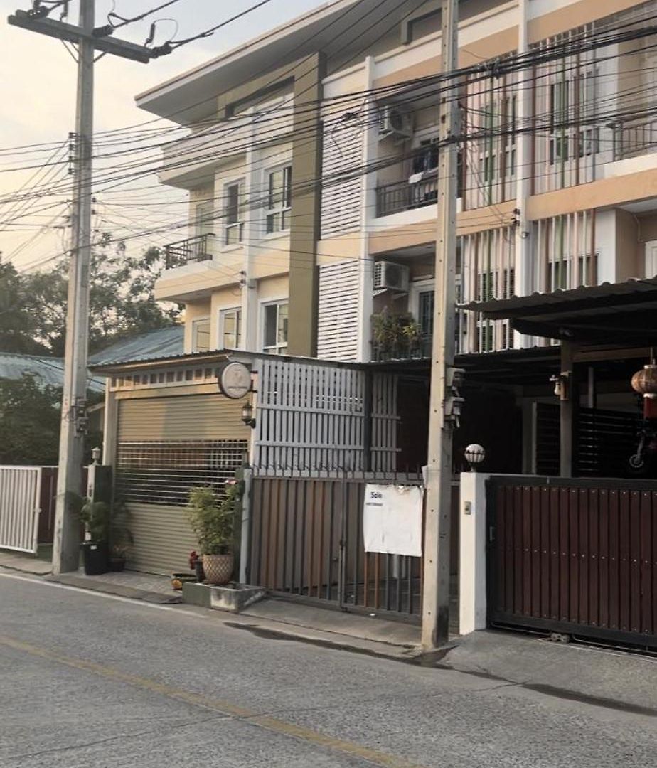 ที่พักพร้อมอาหารเช้า The European House Pattaya