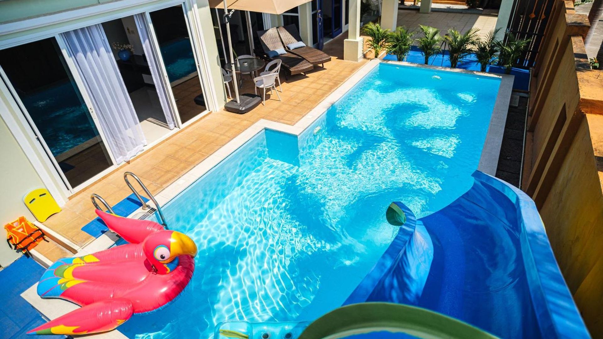 King Family Massarossa Pool Vip *