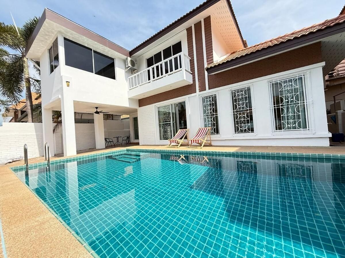 G Warmth Pool วิลล่า