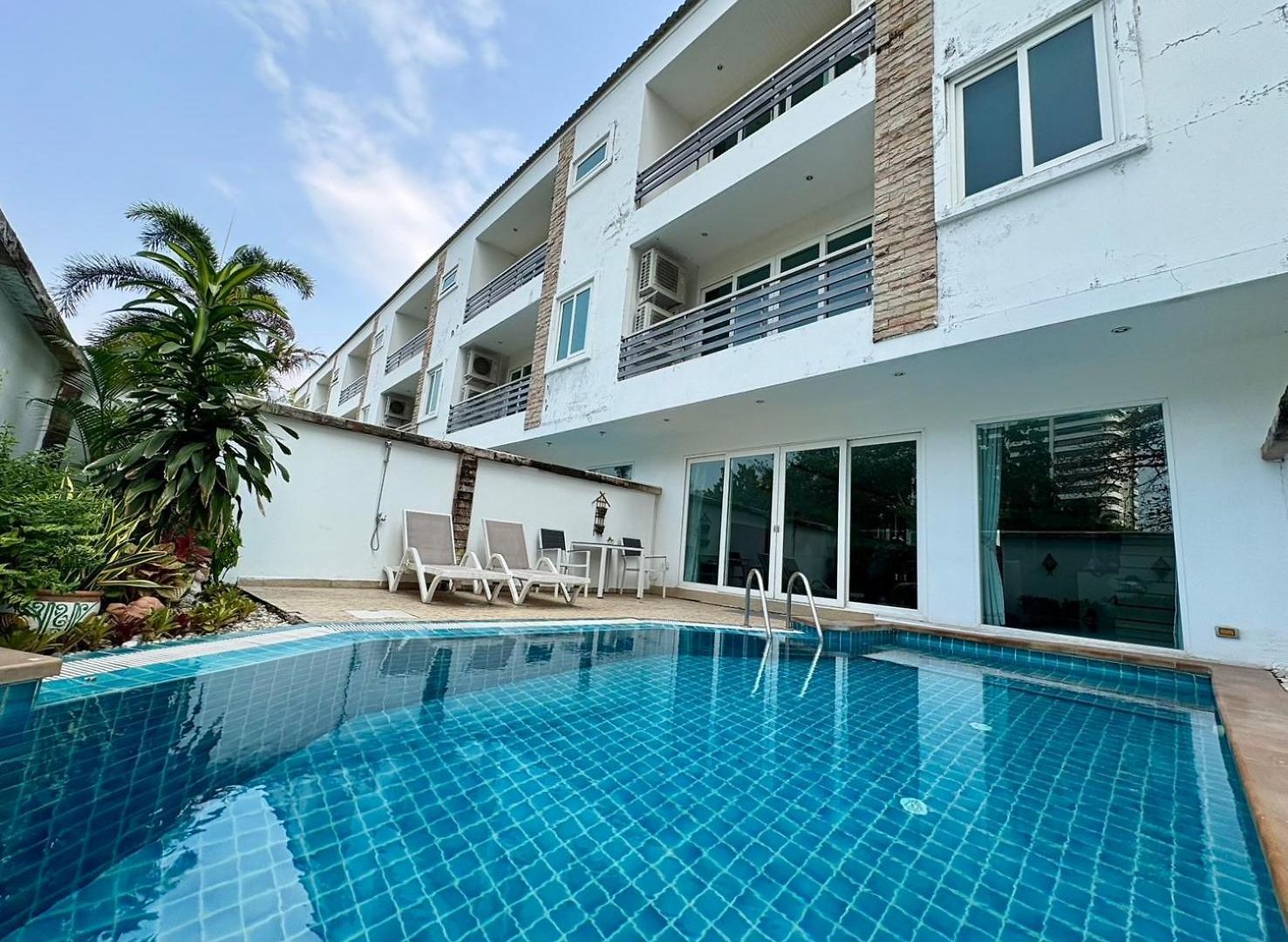 Hidden Palm Pool วิลล่า Pattaya