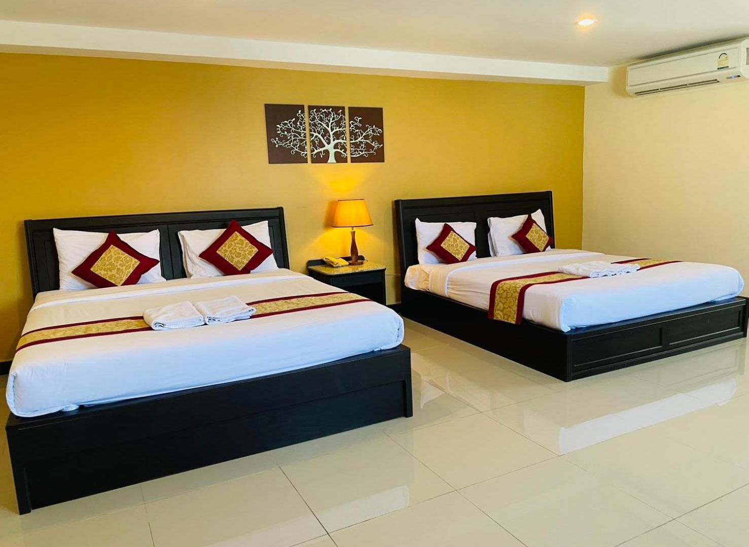 The Grand Day Night โรงแรม Pattaya