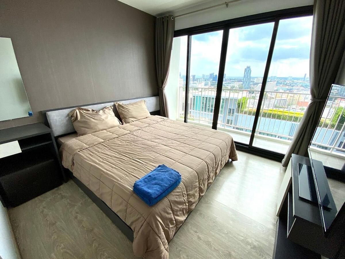 The Base - Spacious, 2 Bedroom, 2 Bathroom, Penthouse - Centre - 595 *
