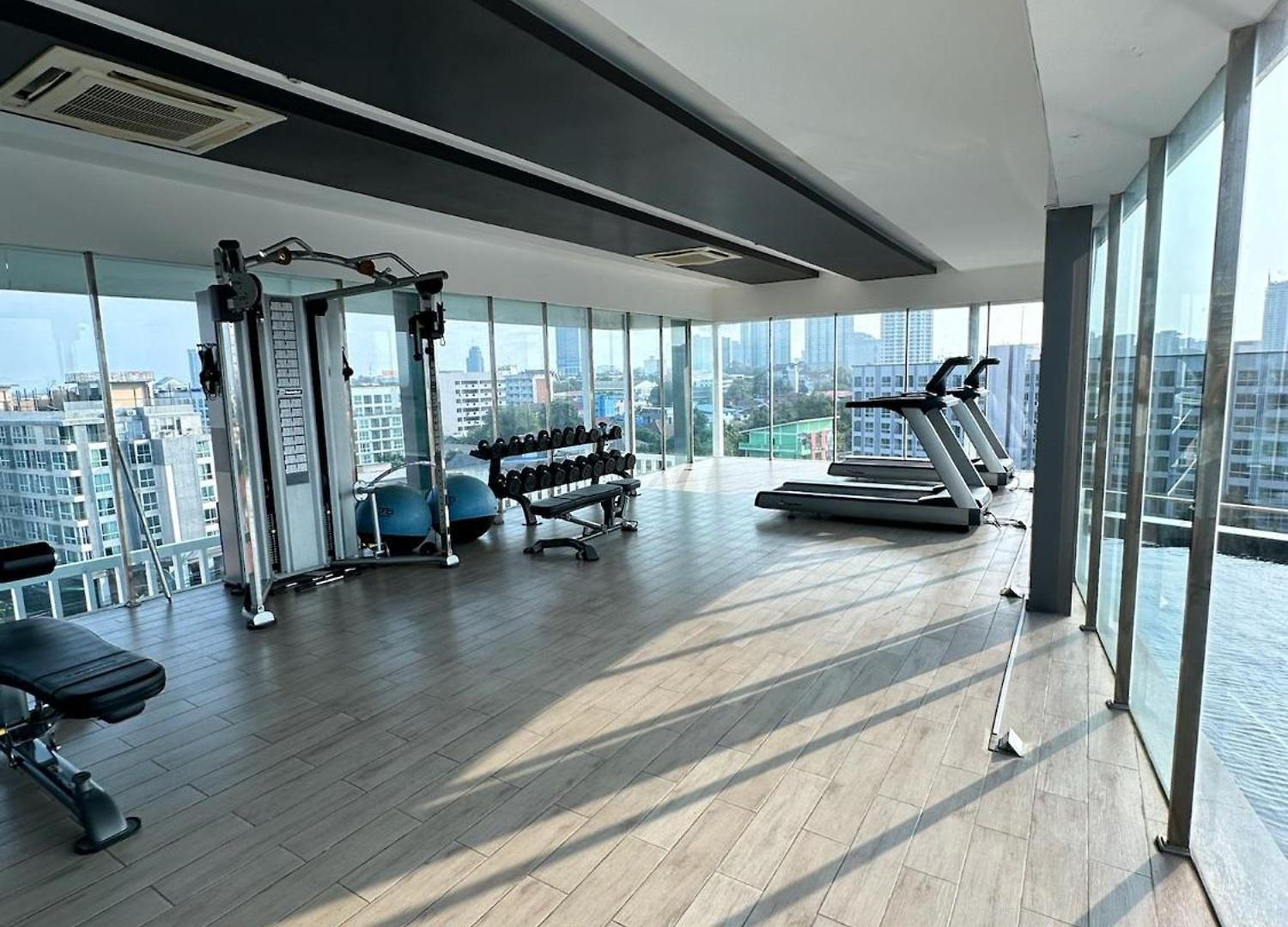 The Prim Grand Wongamat N103 - Spacious Near The Sea Apartment Pattaya
