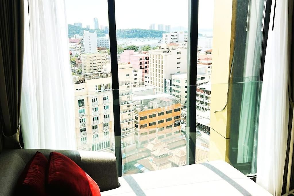 Downtown Charm Edge 1 Bedroom Seaview Pattaya