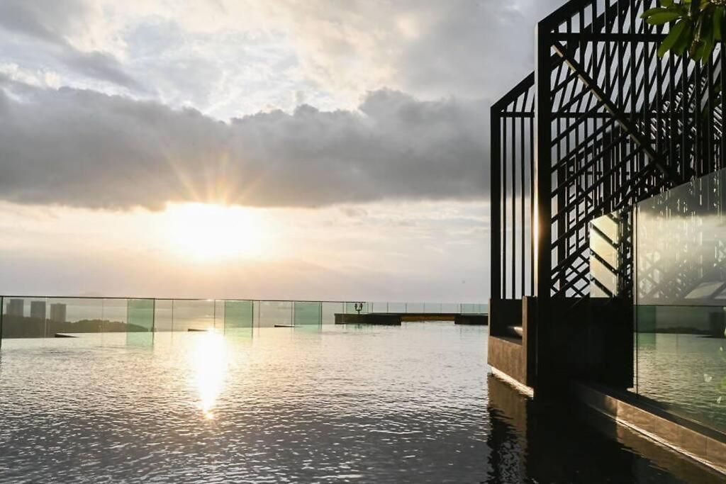 อพาร์ทเม้น Downtown Charm Edge 1 Bedroom Seaview Pattaya