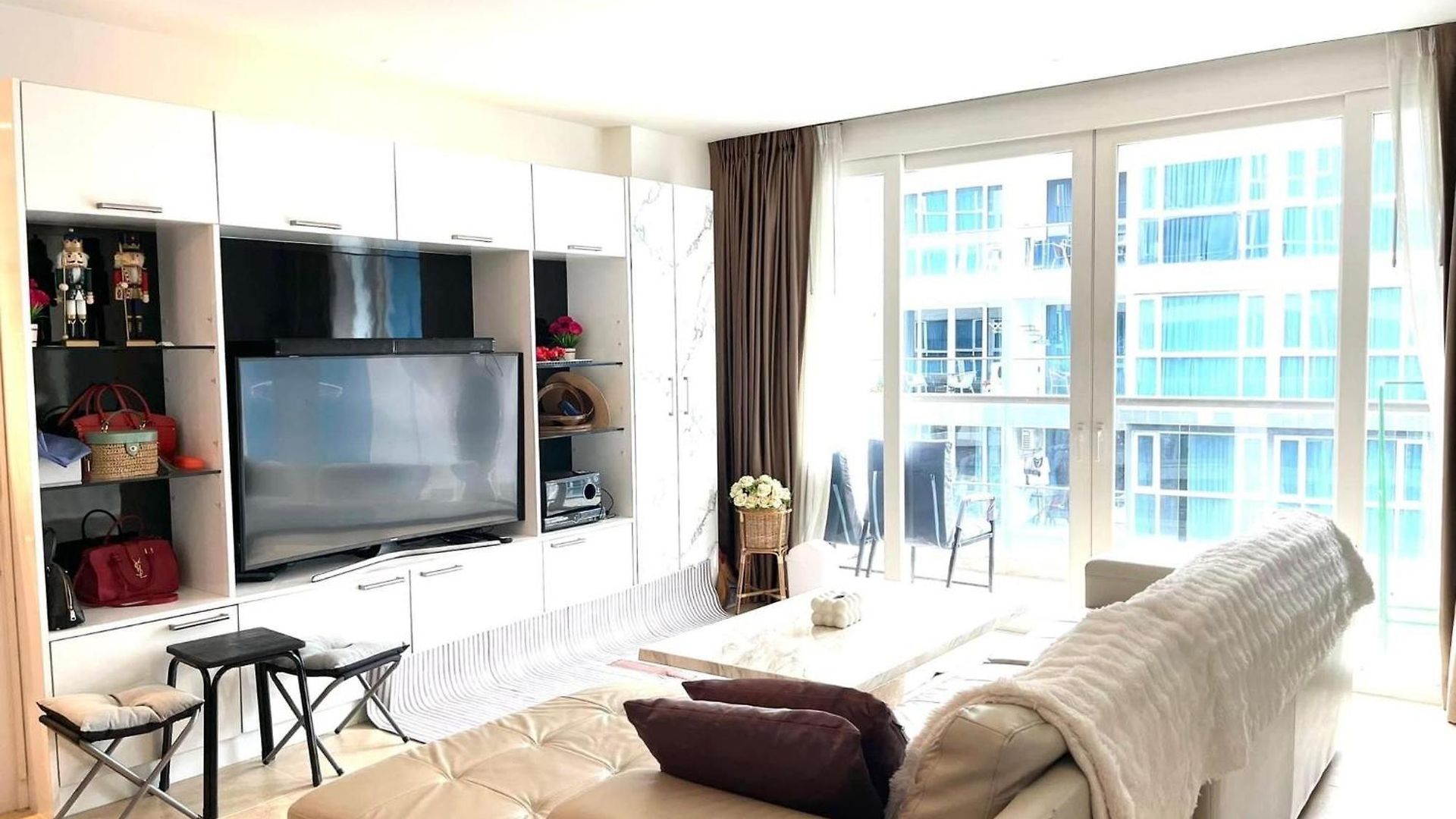 2 Bedrooms Near Pattaya