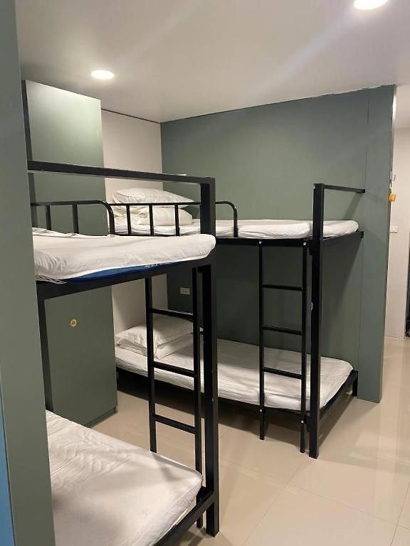 Hood Apartment