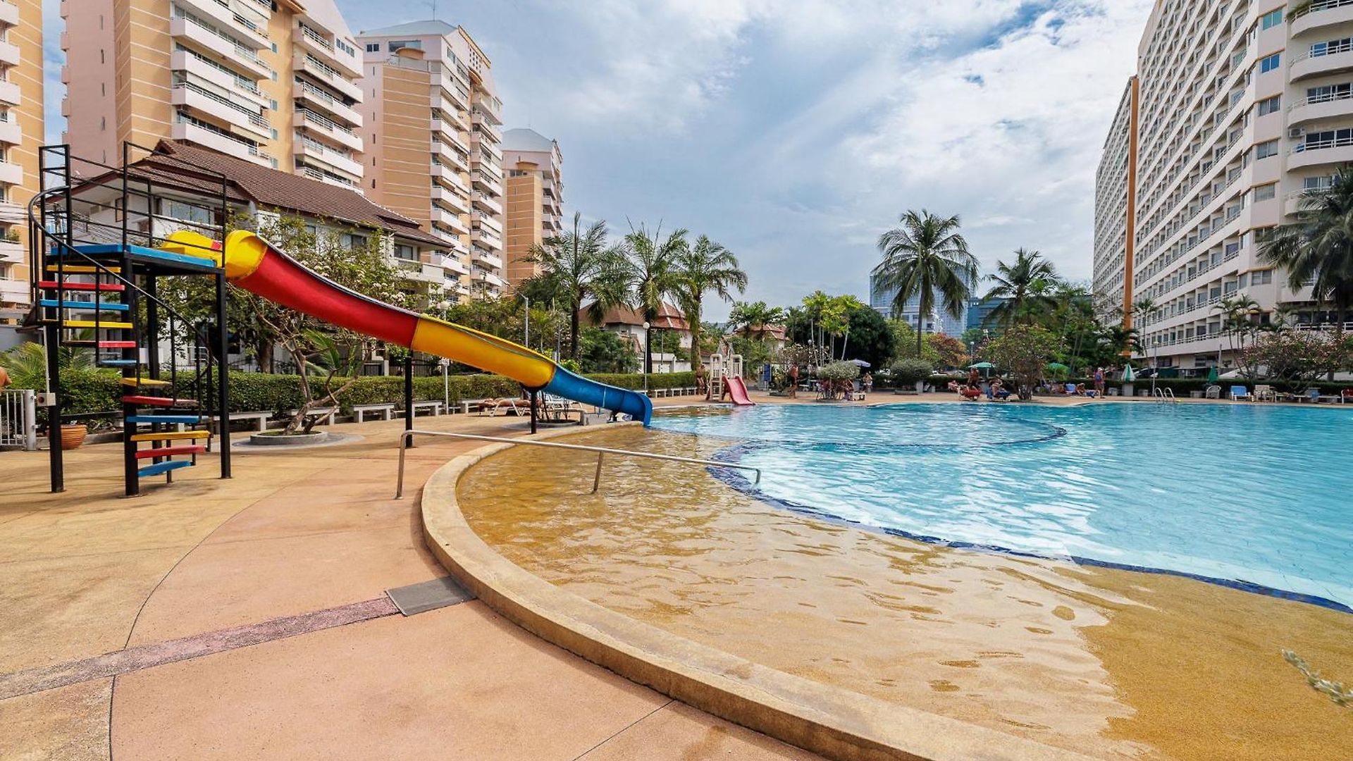 อพาร์ทเม้น View Talay 1 - A Bldg Pattaya