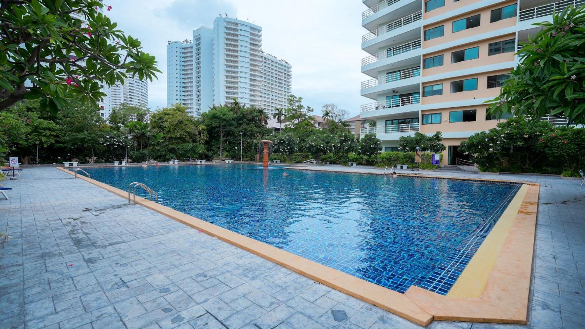 อพาร์ทเม้น Jomtien Beachside At View Talay5 *