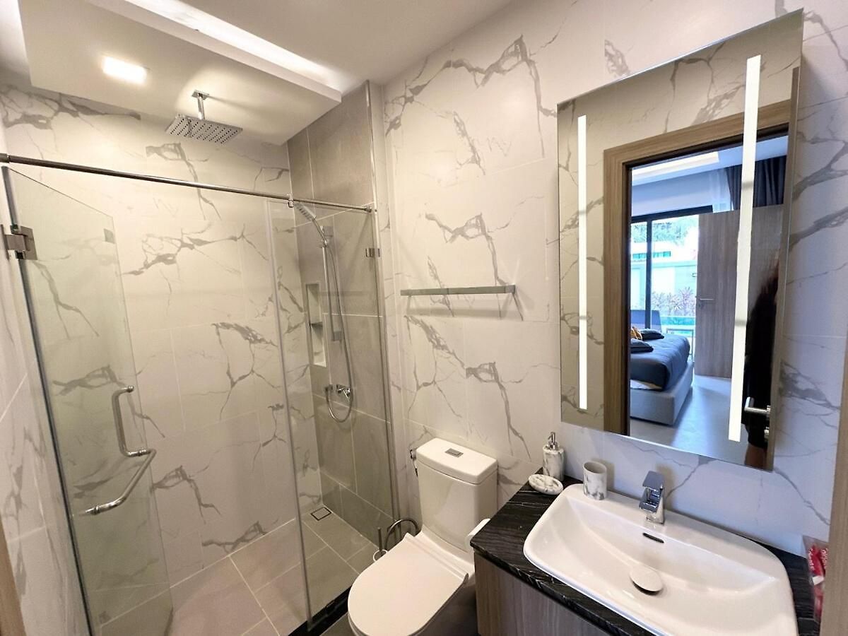 Super Luxury 4 Bedroom Private Pool With Jacuzzi, Near 711, 10 Minutes To Walking Street And - Mt4