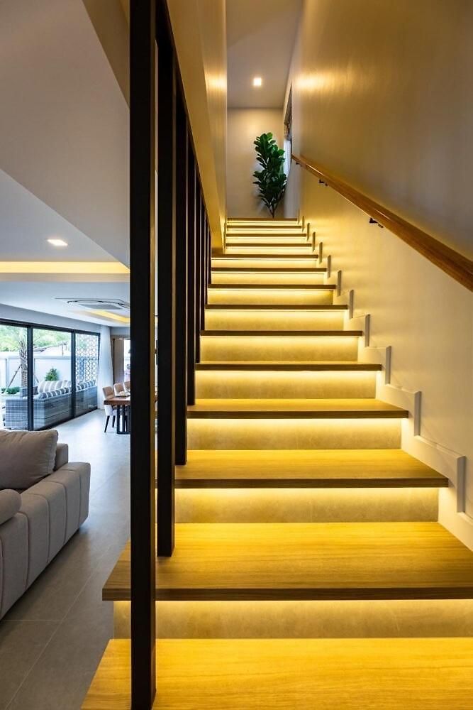 Super Luxury 4 Bedroom Private Pool With Jacuzzi, Near 711, 10 Minutes To Walking Street And - Mt4 Pattaya