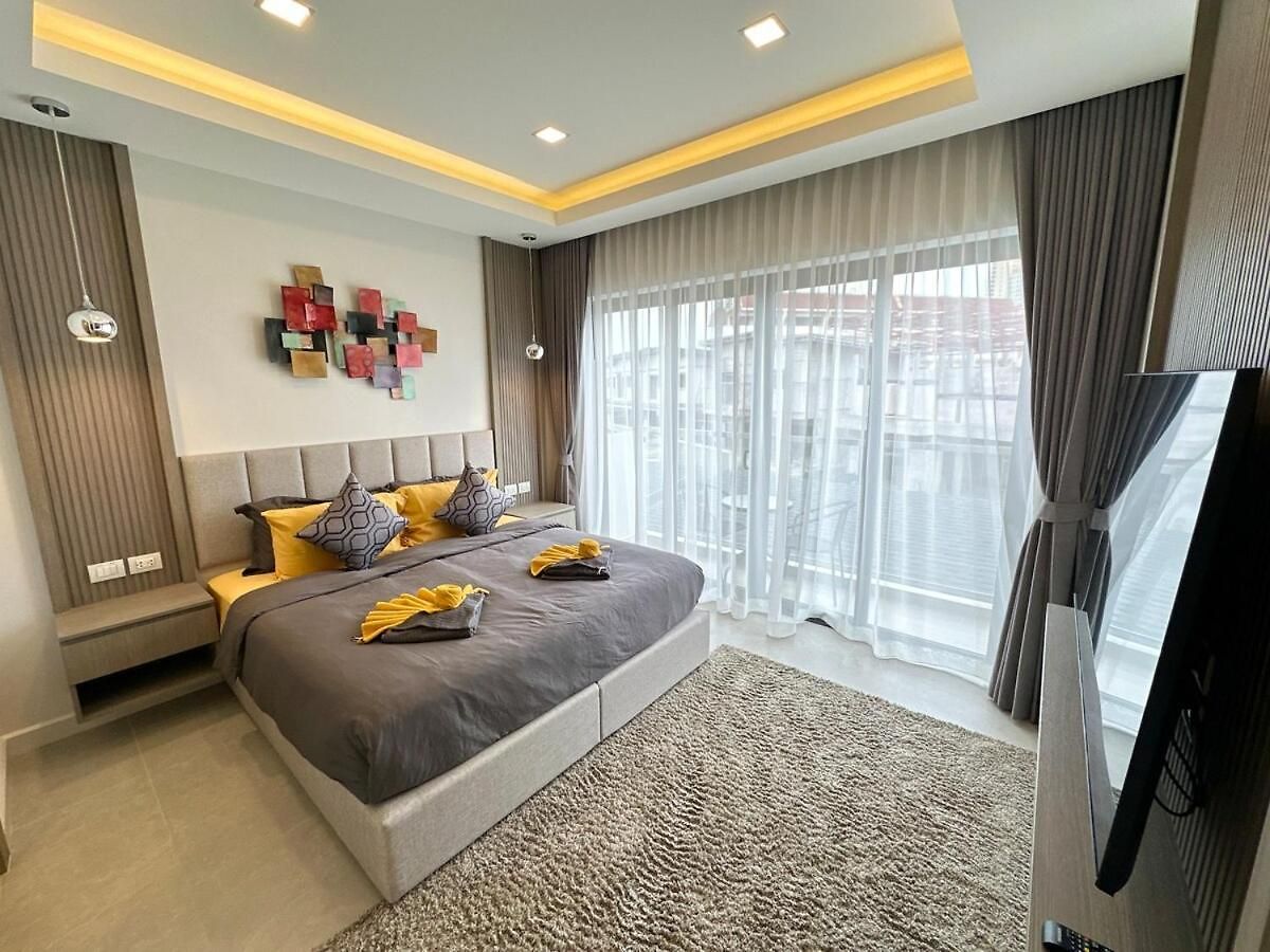 Super Luxury 4 Bedroom Private Pool With Jacuzzi, Near 711, 10 Minutes To Walking Street And - Mt4 วิลล่า Pattaya
