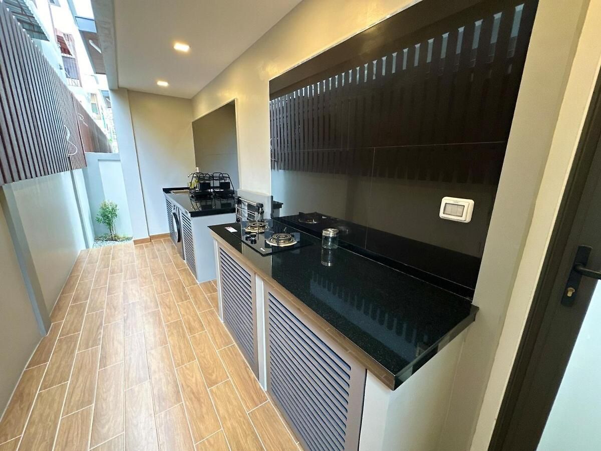 วิลล่า Super Luxury 4 Bedroom Private Pool With Jacuzzi, Near 711, 10 Minutes To Walking Street And - Mt4 Pattaya