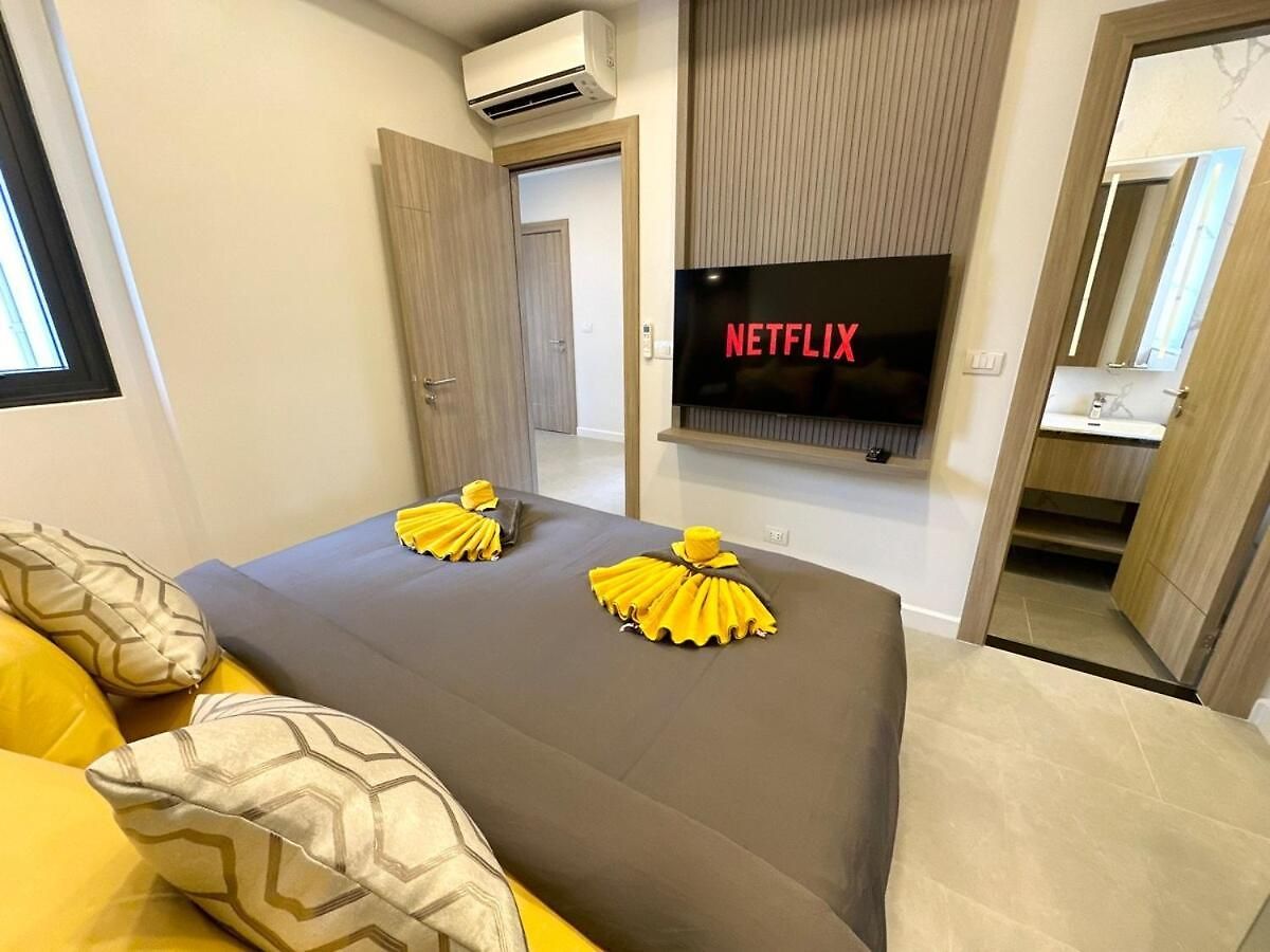 วิลล่า Super Luxury 4 Bedroom Private Pool With Jacuzzi, Near 711, 10 Minutes To Walking Street And - Mt4